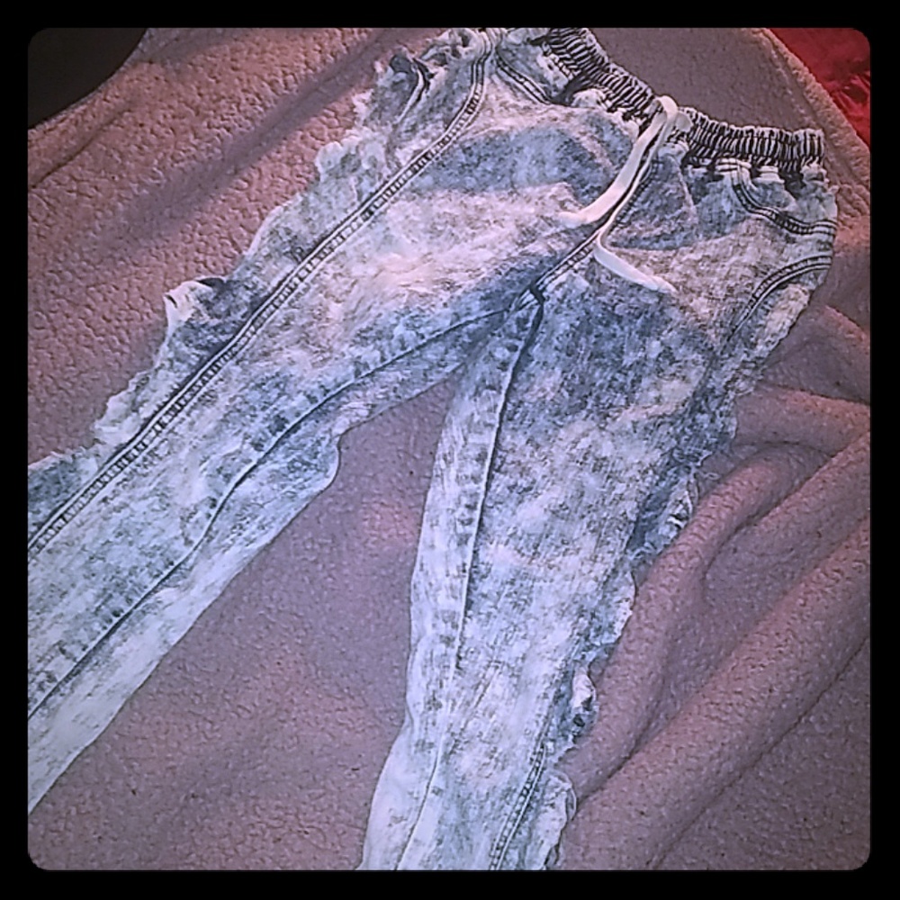 Destroyed Acid Wash Jeans
